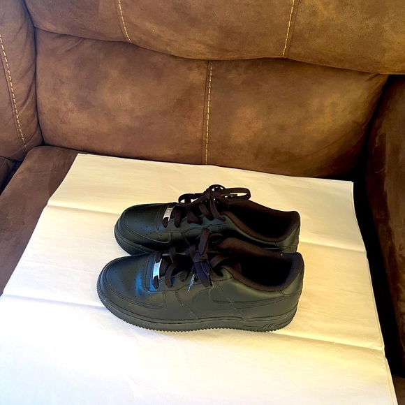 A1-Nike Air Force 1 '07Men's Shoes(Black) size 6.5 in boys, brand new - Picture 6 of 13
